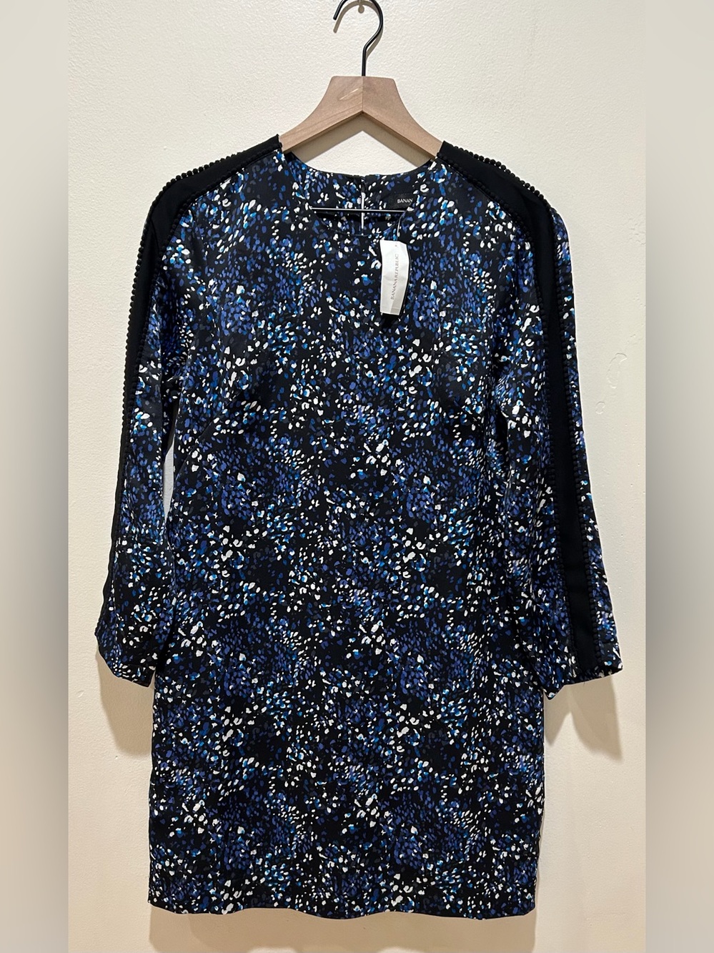 NWT Banana Republic Blue, Black & White Long Sleeve Shift Dress - Women’s Size 2